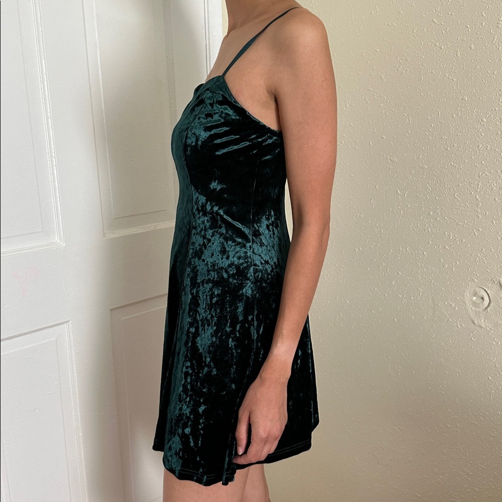 GREEN VELVET DRESS - Picture 4 of 10